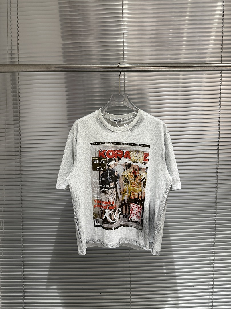 Streetwear Brand Vintage - T-shirt Vintage Distressed con Stampa Effetto